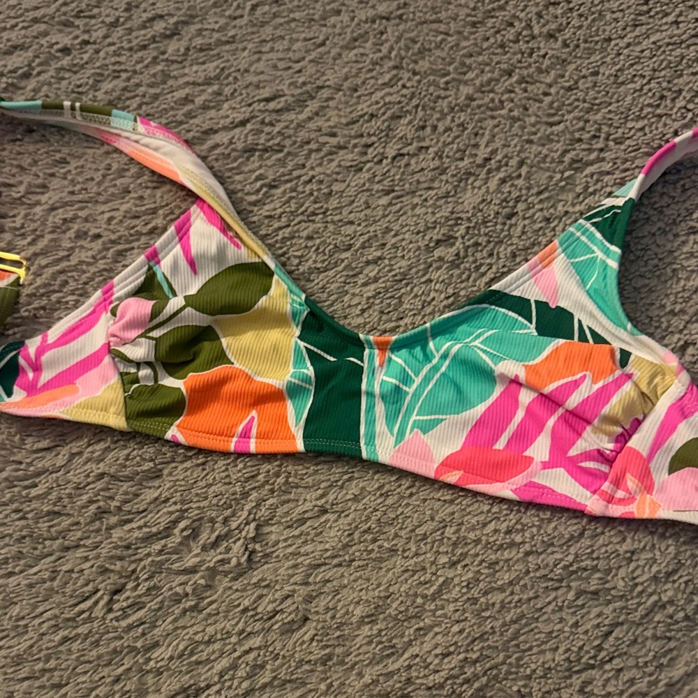 Xhilaration Leaf Print Bikini Top